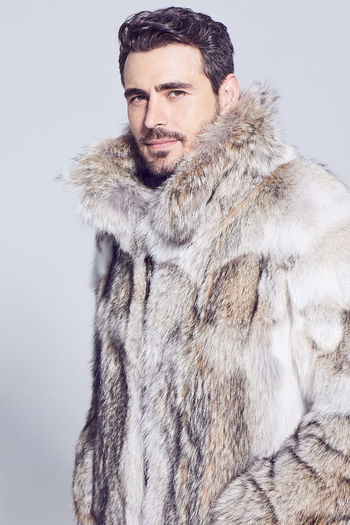 Mens Coyote Fur Winter Parka with zipper closure close up of collar