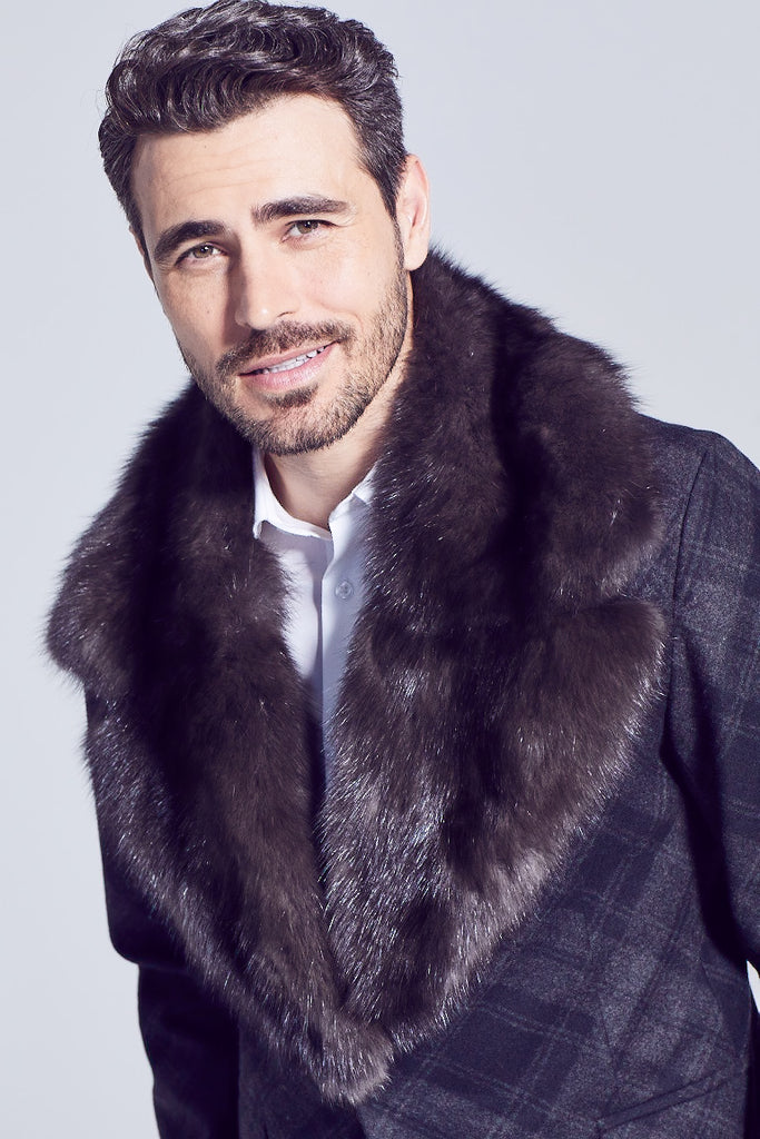 detachable collar made from sable fur with silk lining
