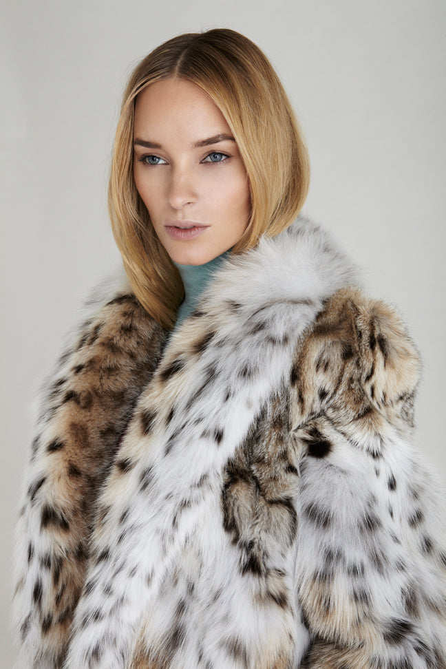 American Lynx Fur Floor length Long Winter Coat Close up of collar 