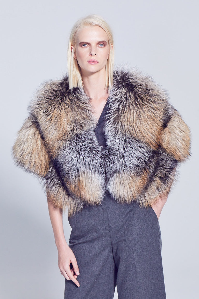 u*k様 another fox ノースリーブロンパ　9-12m Fox Fur Long Coat With Hood For Elegance & Comfort
